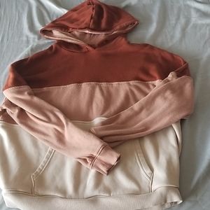 Bundle 3+ get 40% off!! Color block hoodie